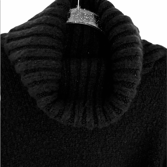 Kendall and Kylie X Revolve Slit Sleeve Black Turtleneck Sweater Size S - Picture 3 of 6